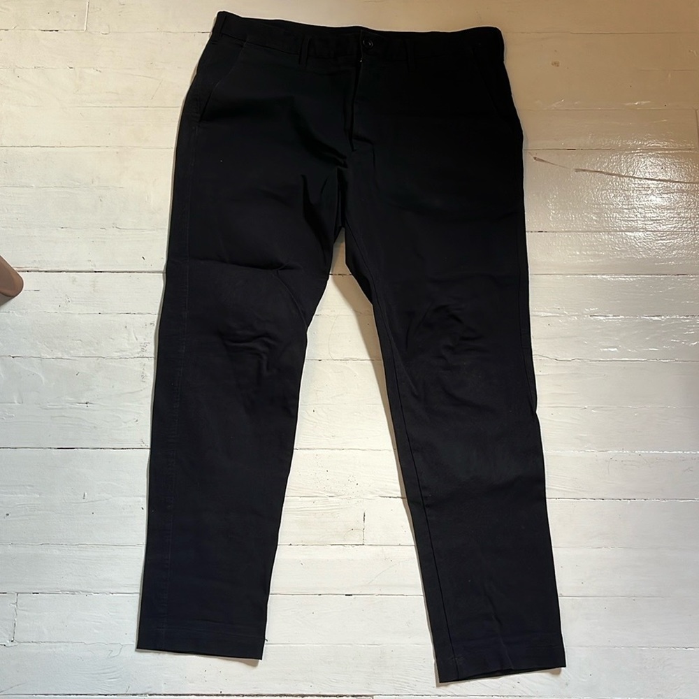 Uniqlo 33x29 Chinos, Navy, 5% spandex